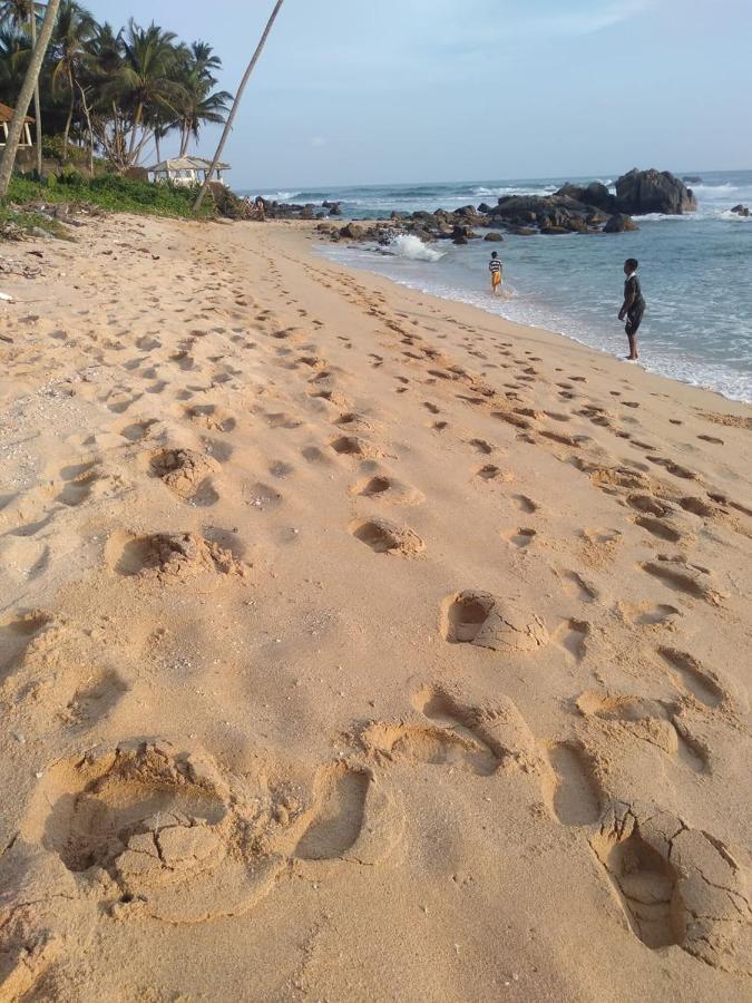 Near Beach Rest Unawatuna Εξωτερικό φωτογραφία